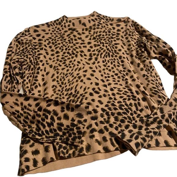 City Silk size large  leopard print like new 75% silk 25% nylon awesome - Picture 1 of 1